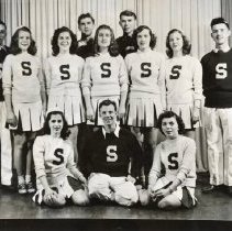 8ja-b Scits 2018.035.316a Cheer Leaders 1946-47